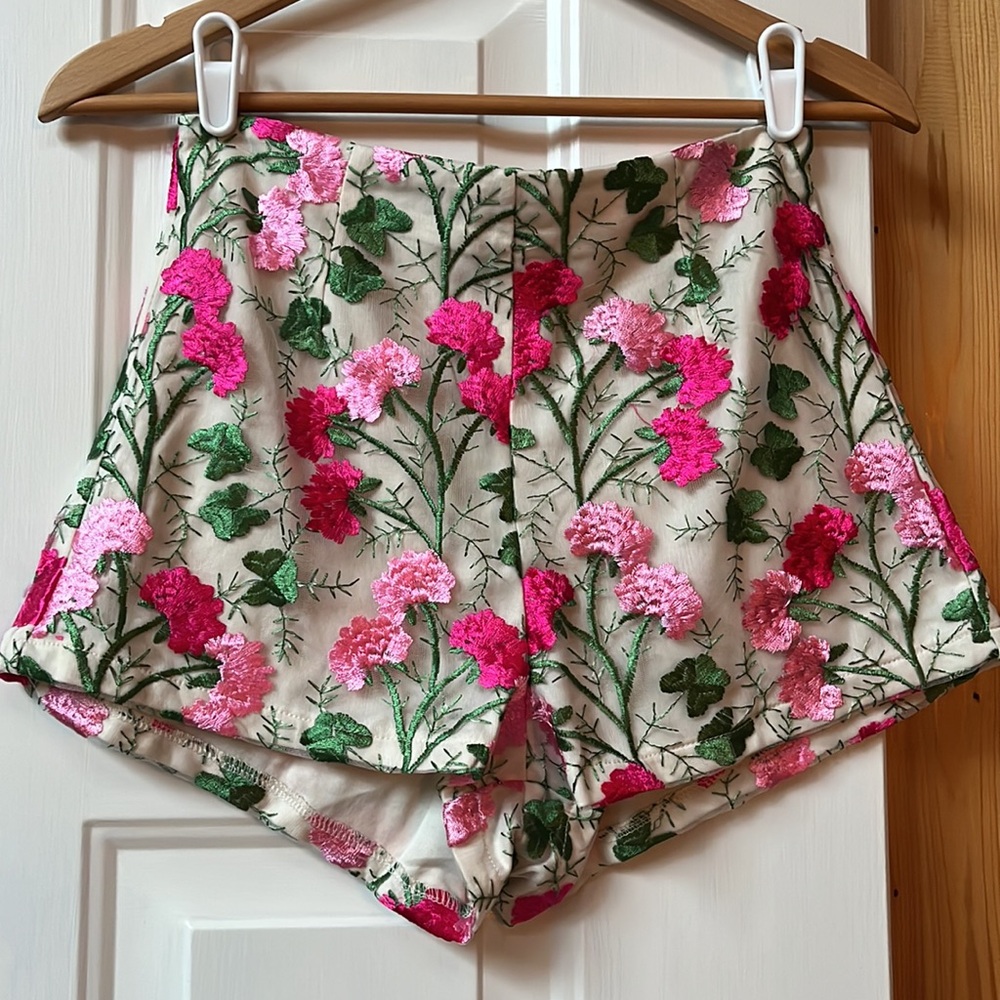 Solaris Style Two Piece Set - Picture 3 of 7